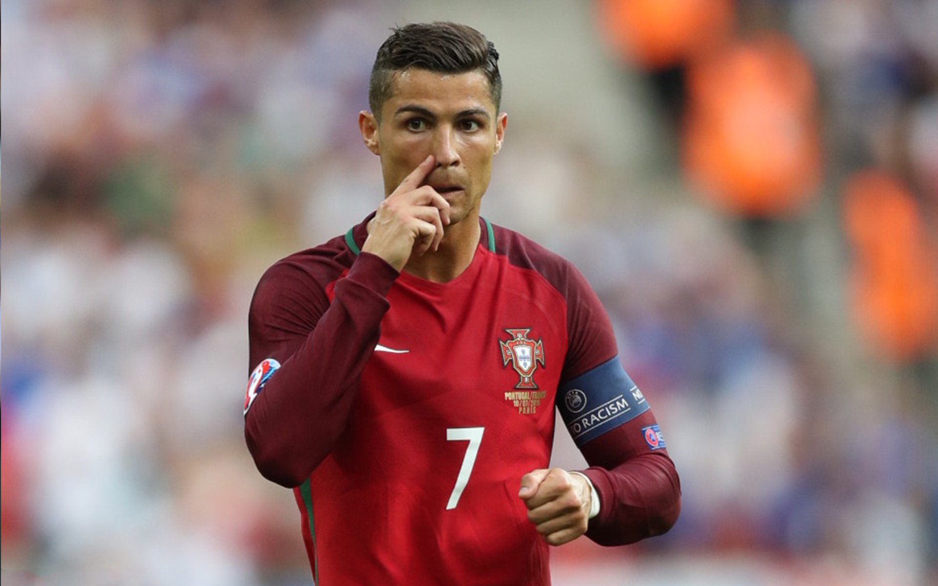 2016年总决赛第七场：勇士在最后几秒通过“水花兄弟”库里和汤普森的三分完成逆转，以赛季最精彩的逆转之一结束，勇夺总冠军。