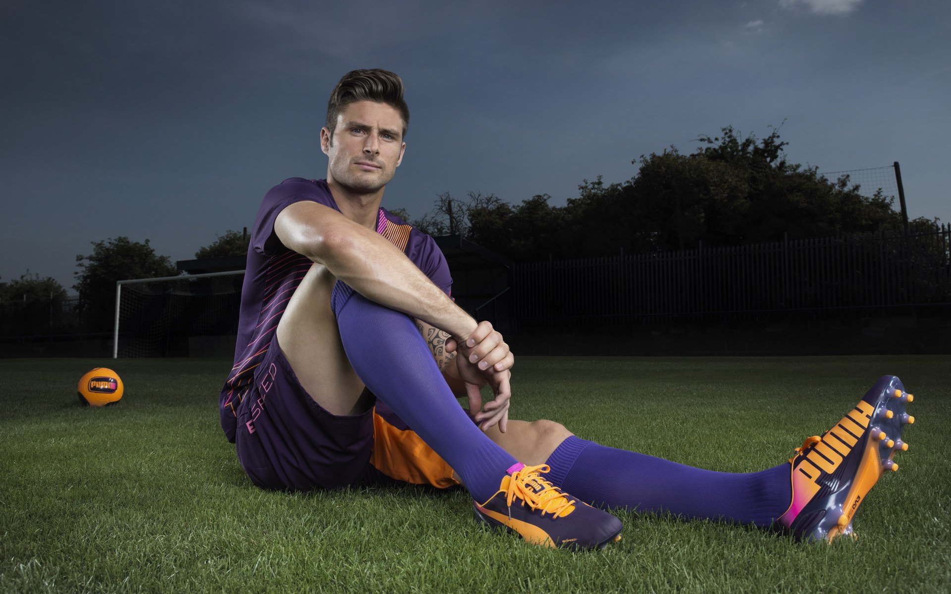 开云体育官网-“天灾挑战：暴雨雪雹中的赛场勇士”，雪暴灾害